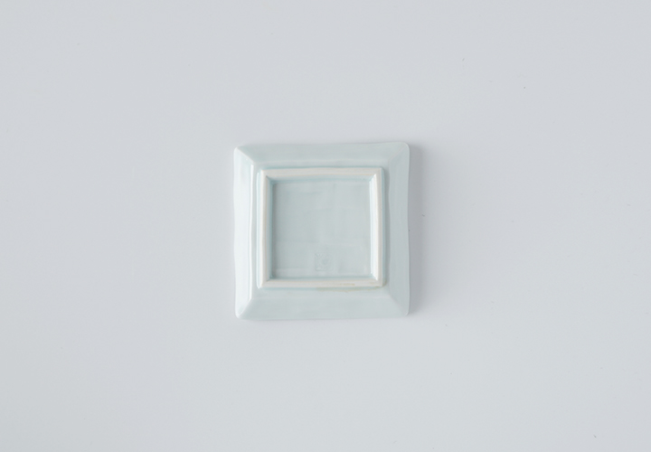 波佐見焼　窯元　陶房青　AO SHOP　吉村陶苑　白亜　３寸角皿